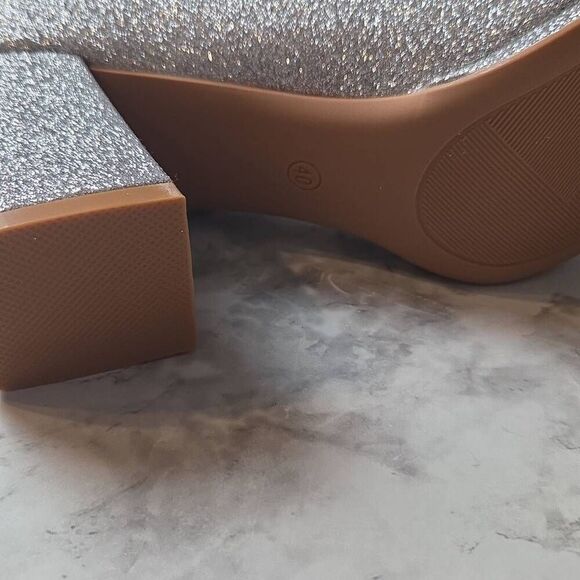 Womens Glitter Chunky Heeled Ankle Strap Pumps - Picture 4 of 7